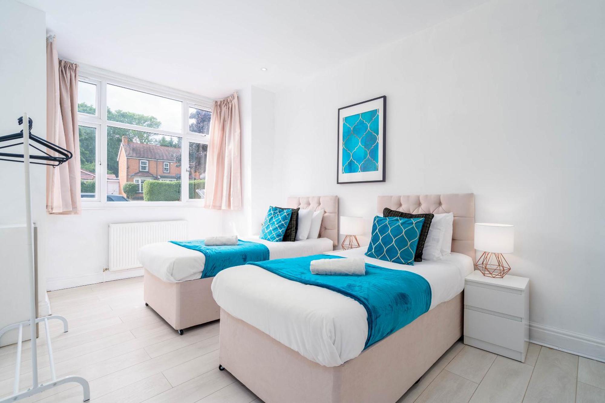 Five Bedroom Townhouse - Near City Centre - Edgbaston - On Street Parking - Wifi - Netflix - 974P Birmingham Exterior photo