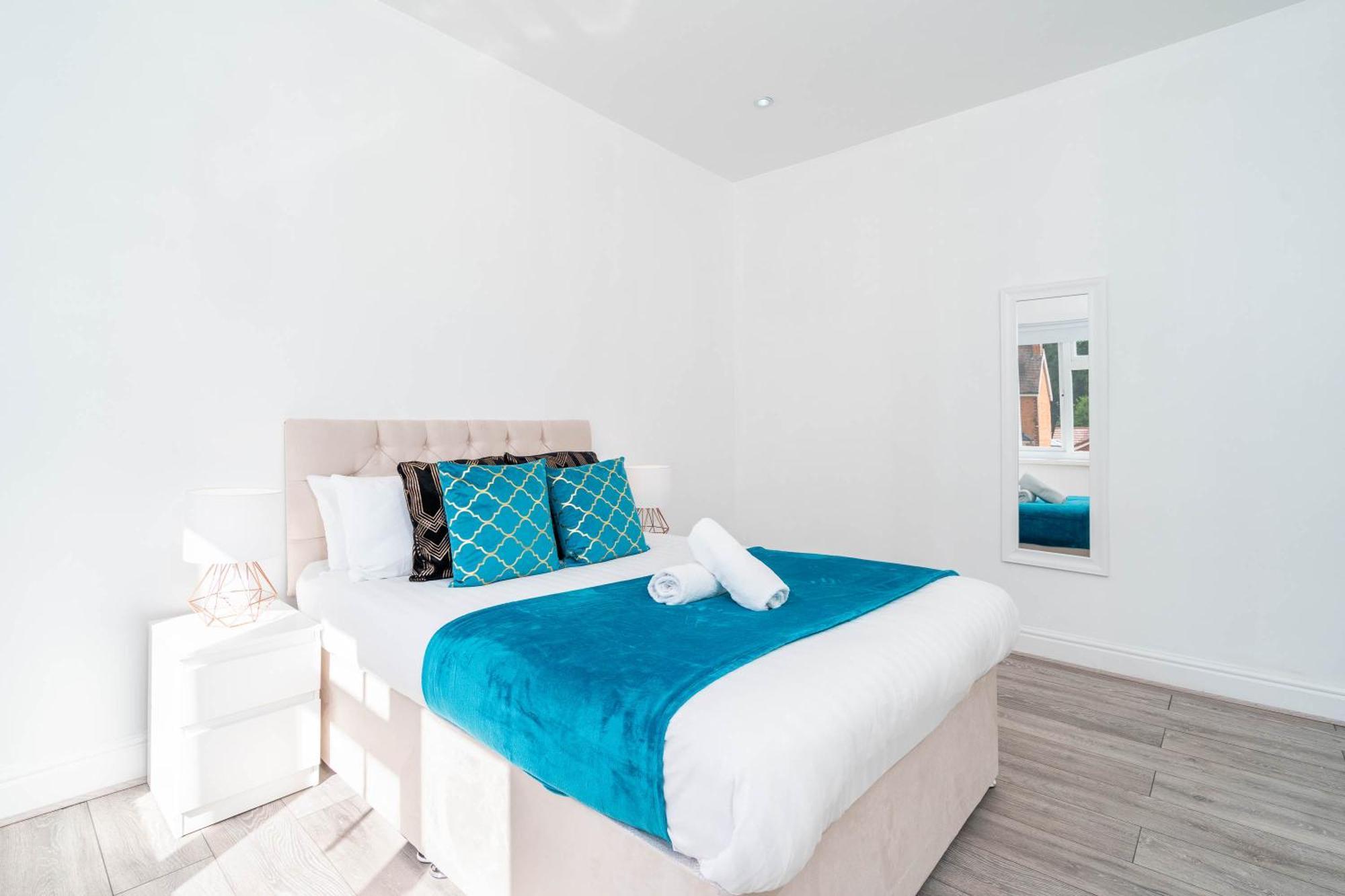 Five Bedroom Townhouse - Near City Centre - Edgbaston - On Street Parking - Wifi - Netflix - 974P Birmingham Exterior photo