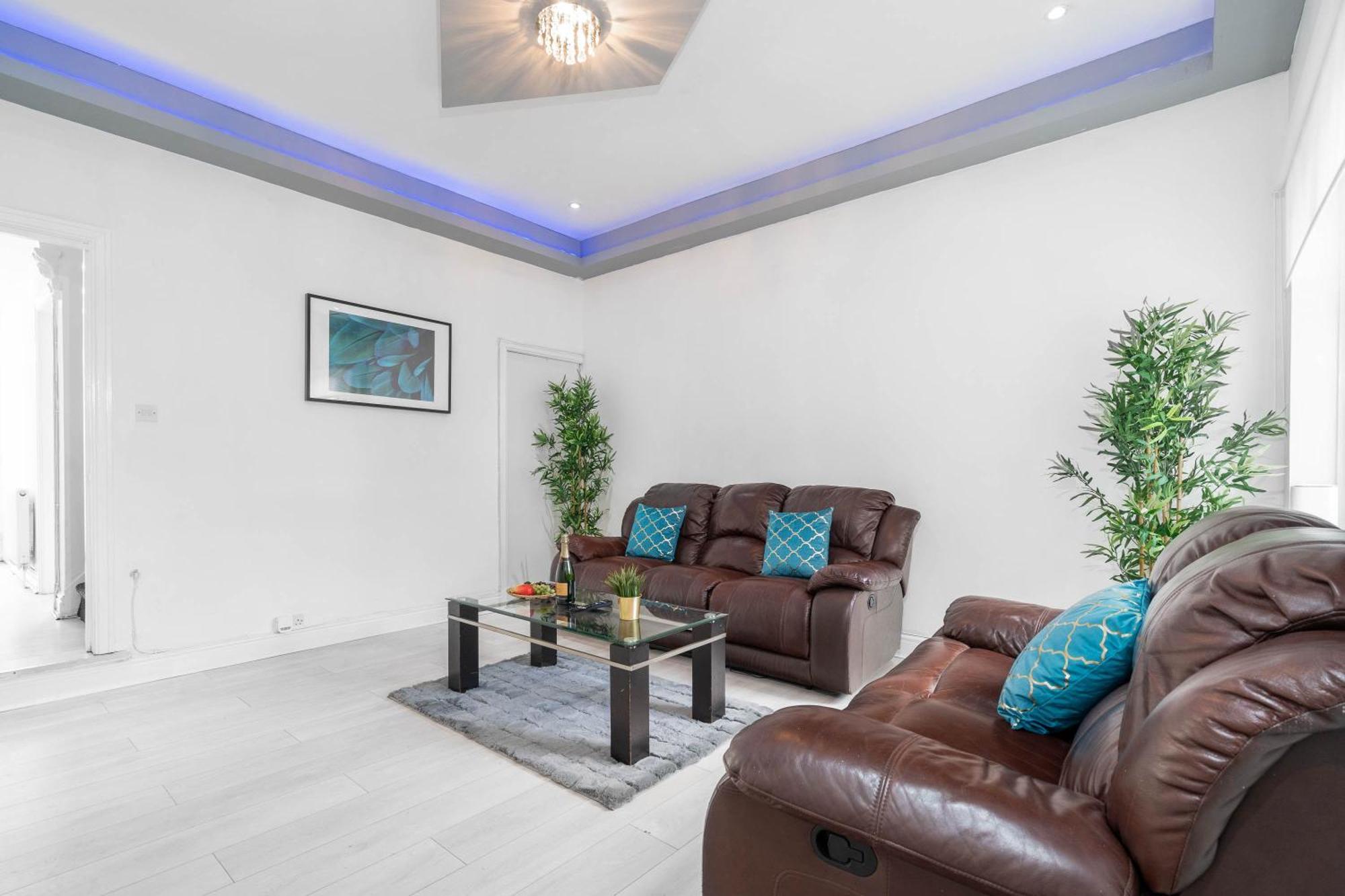 Five Bedroom Townhouse - Near City Centre - Edgbaston - On Street Parking - Wifi - Netflix - 974P Birmingham Exterior photo