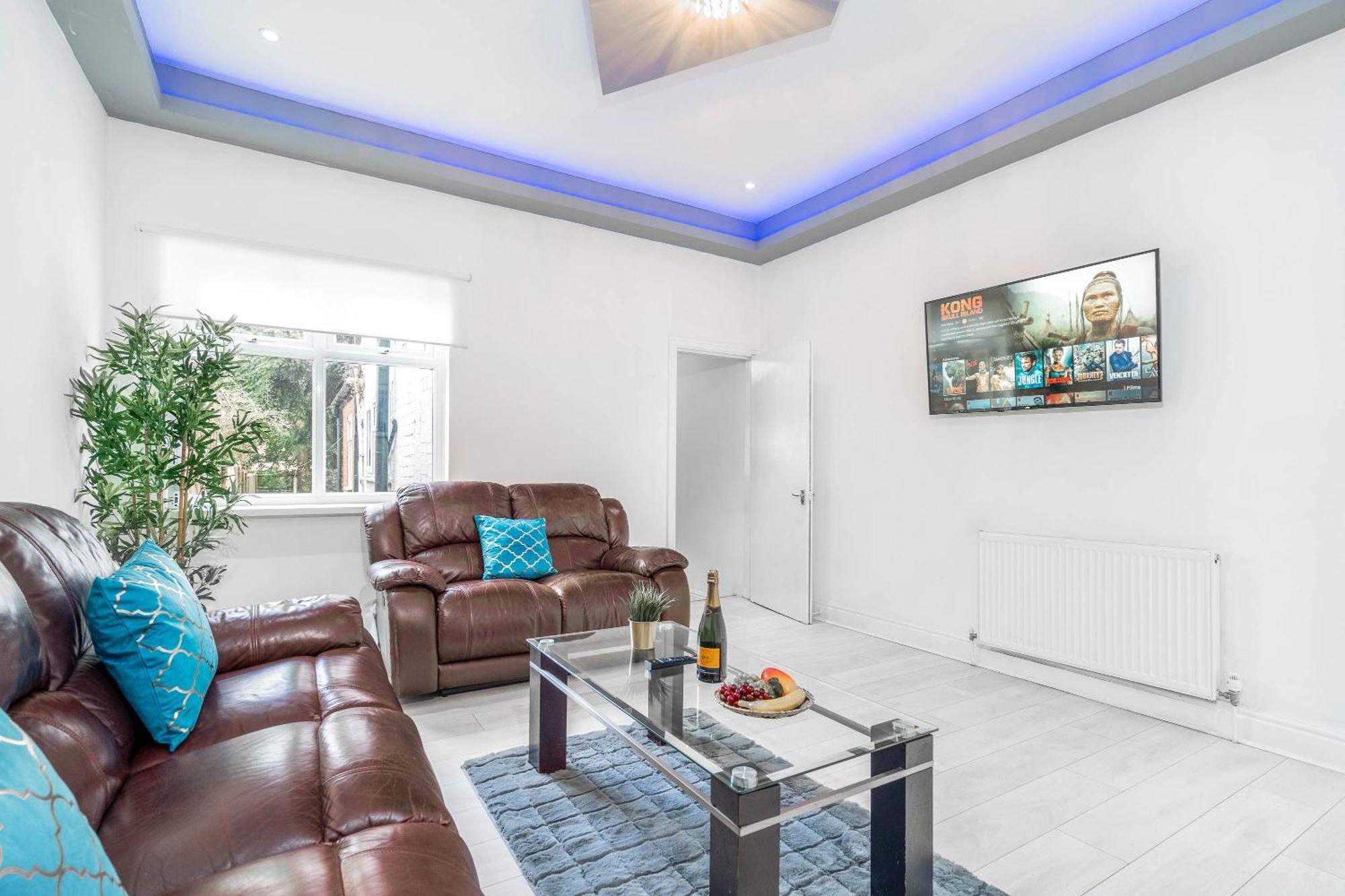 Five Bedroom Townhouse - Near City Centre - Edgbaston - On Street Parking - Wifi - Netflix - 974P Birmingham Exterior photo